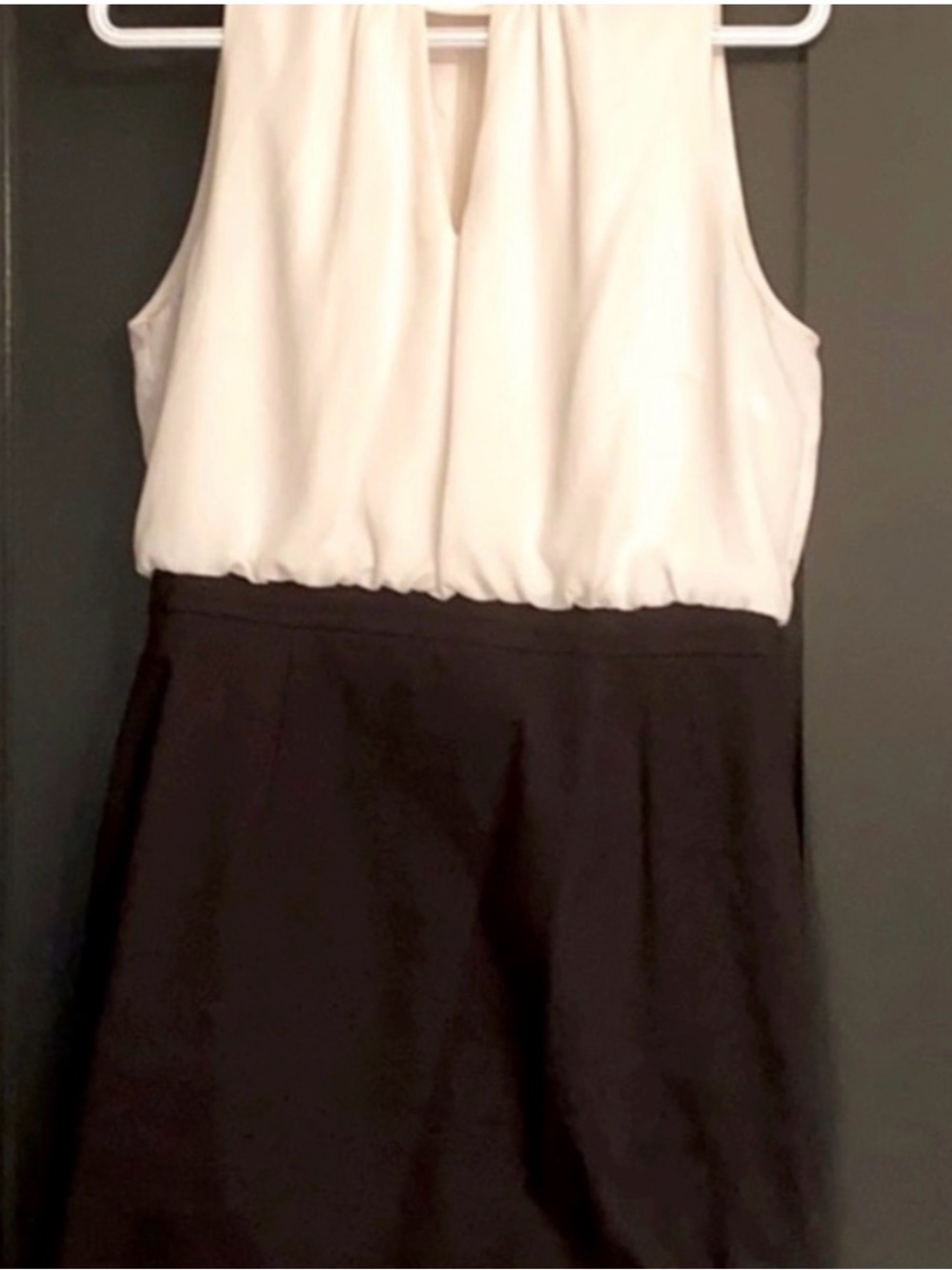 Ted Baker midi Dress - Black Pencil Skirt with white top — Classic Silhouet - Picture 3 of 5